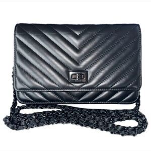 CHANEL CROSSBODY